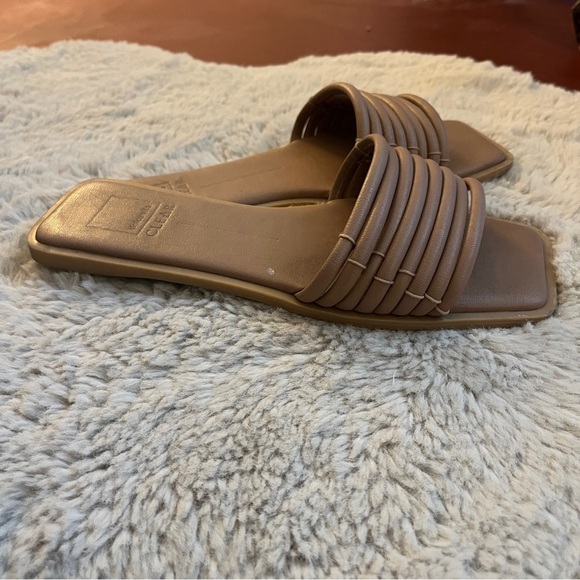 Dolce Vita Tan Sandals 10 - Picture 2 of 2